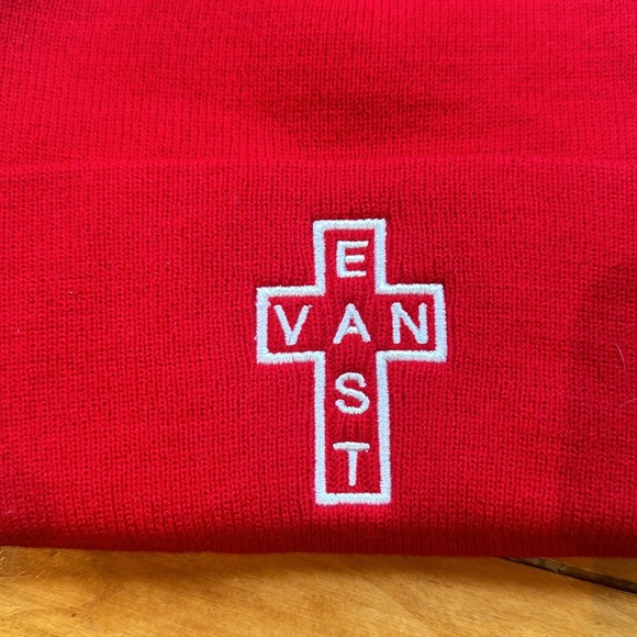 Red Beanie EAST VAN design - Picture 2 of 3